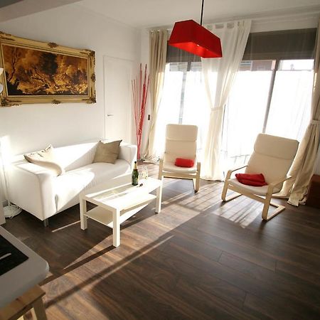 Near Clot & Sagrada Familia Apartment Барселона Экстерьер фото