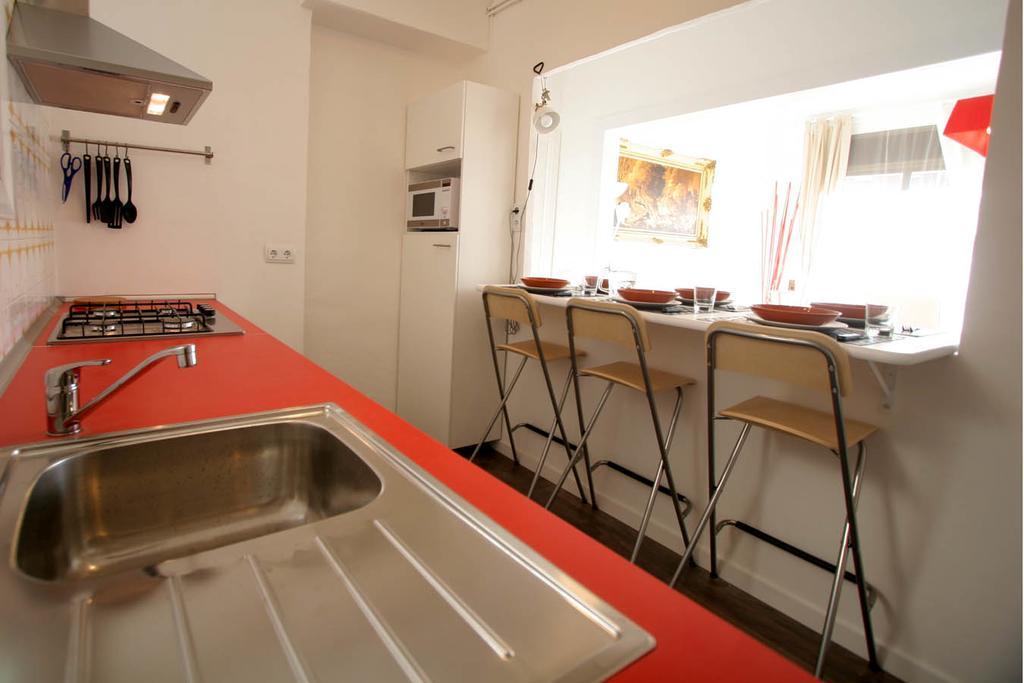 Near Clot & Sagrada Familia Apartment Барселона Экстерьер фото