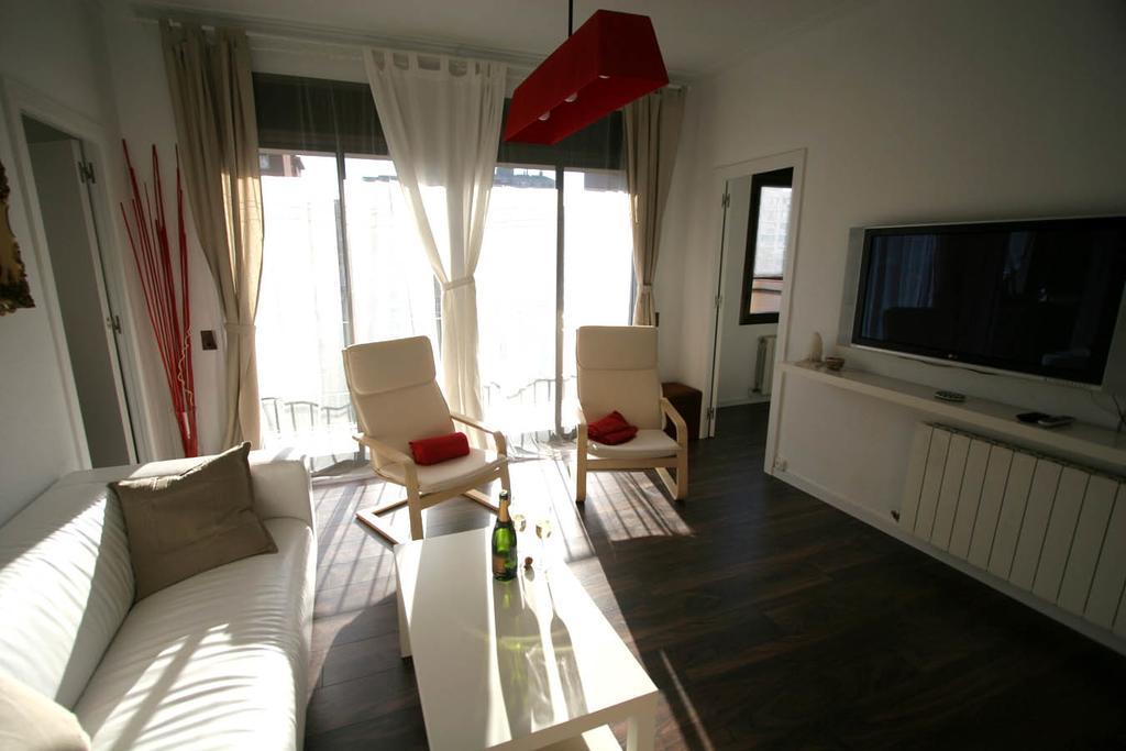 Near Clot & Sagrada Familia Apartment Барселона Экстерьер фото